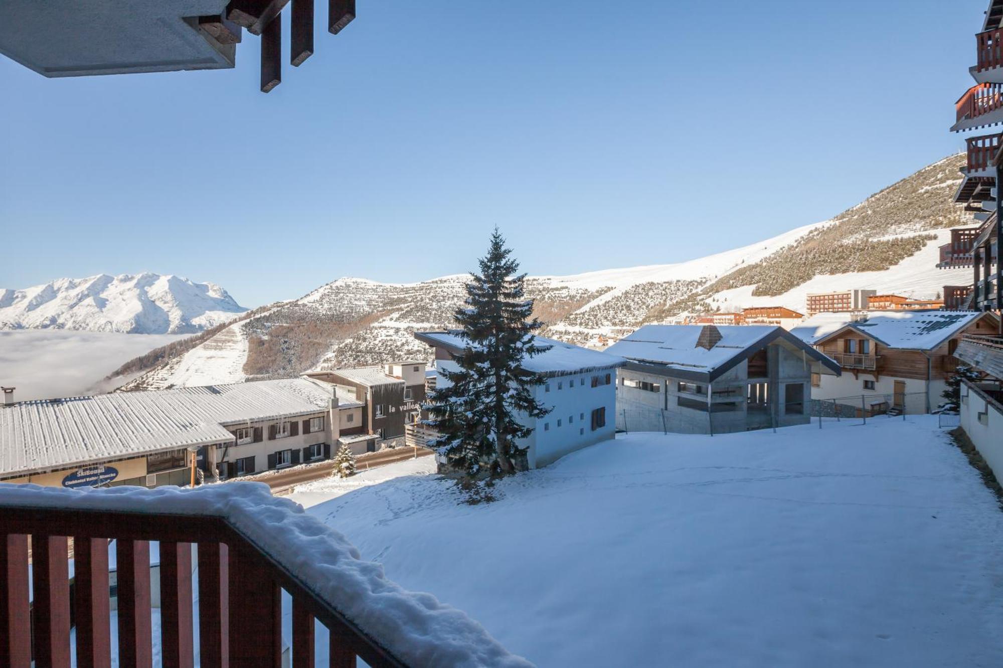 Résidence Pierre&Vacances L'Ours Blanc Alpe d'Huez Esterno foto