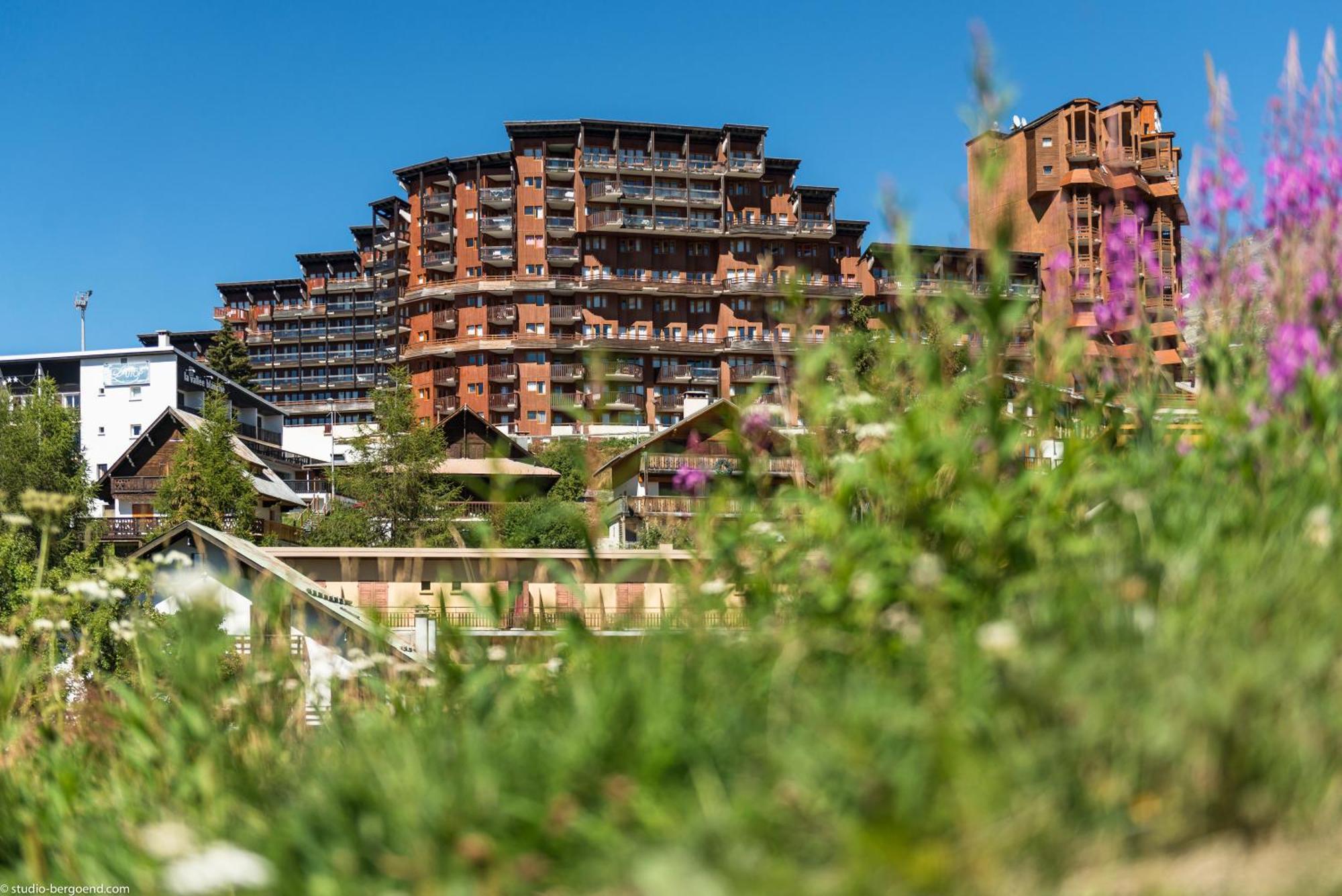 Résidence Pierre&Vacances L'Ours Blanc Alpe d'Huez Esterno foto